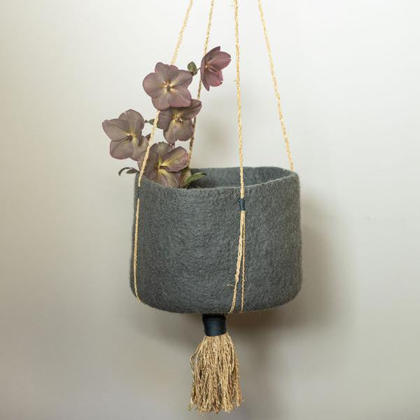 Felt Hanging Basket - Kangaroo - Stormy Grey